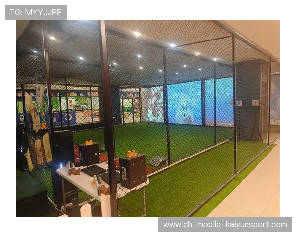 惊险一刻棒球比赛高难度救球本以为失误却奇迹般完成接杀 惊险一刻棒球比赛高难度救球本以为失误却奇迹般完成接杀