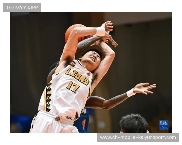 孙铭徽突破上篮，浙江攻防转换迅速：一个赛季的火花与未来