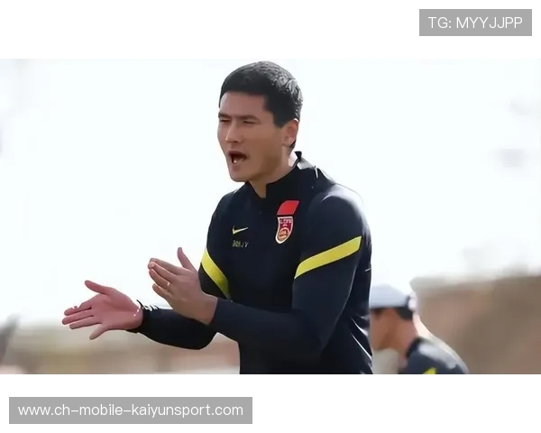 国足用人争议升级！李霄鹏不要的人，邵佳一却当宝贝